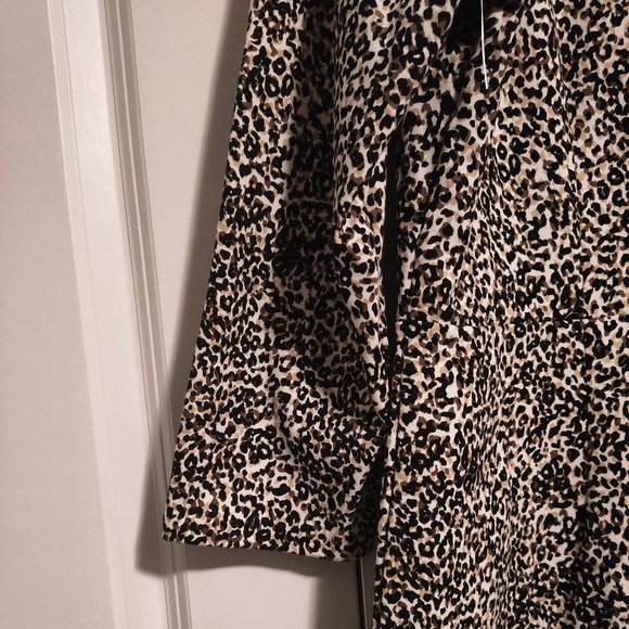 Old Navy Leopard Print Ponte-Knit 3/4 Sleeve Sheath Dress - Picture 5 of 5